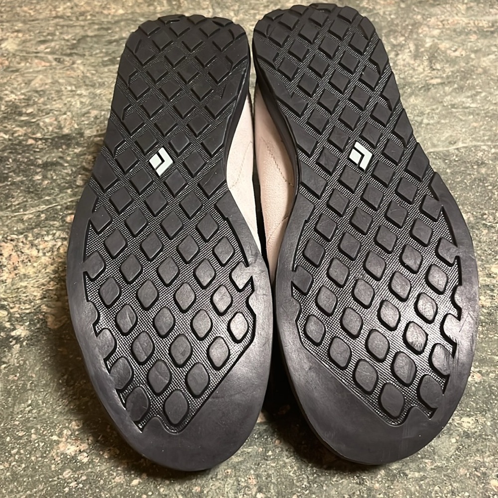 Black Diamond Suede Approach Shoes! 👟 - Picture 8 of 11